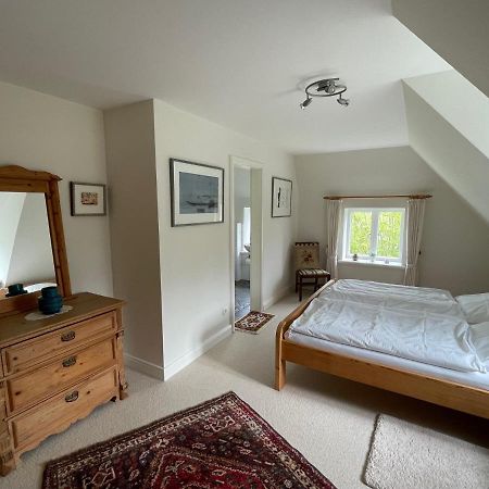 Gaestehaus Zum Krug Husum  Bagian luar foto